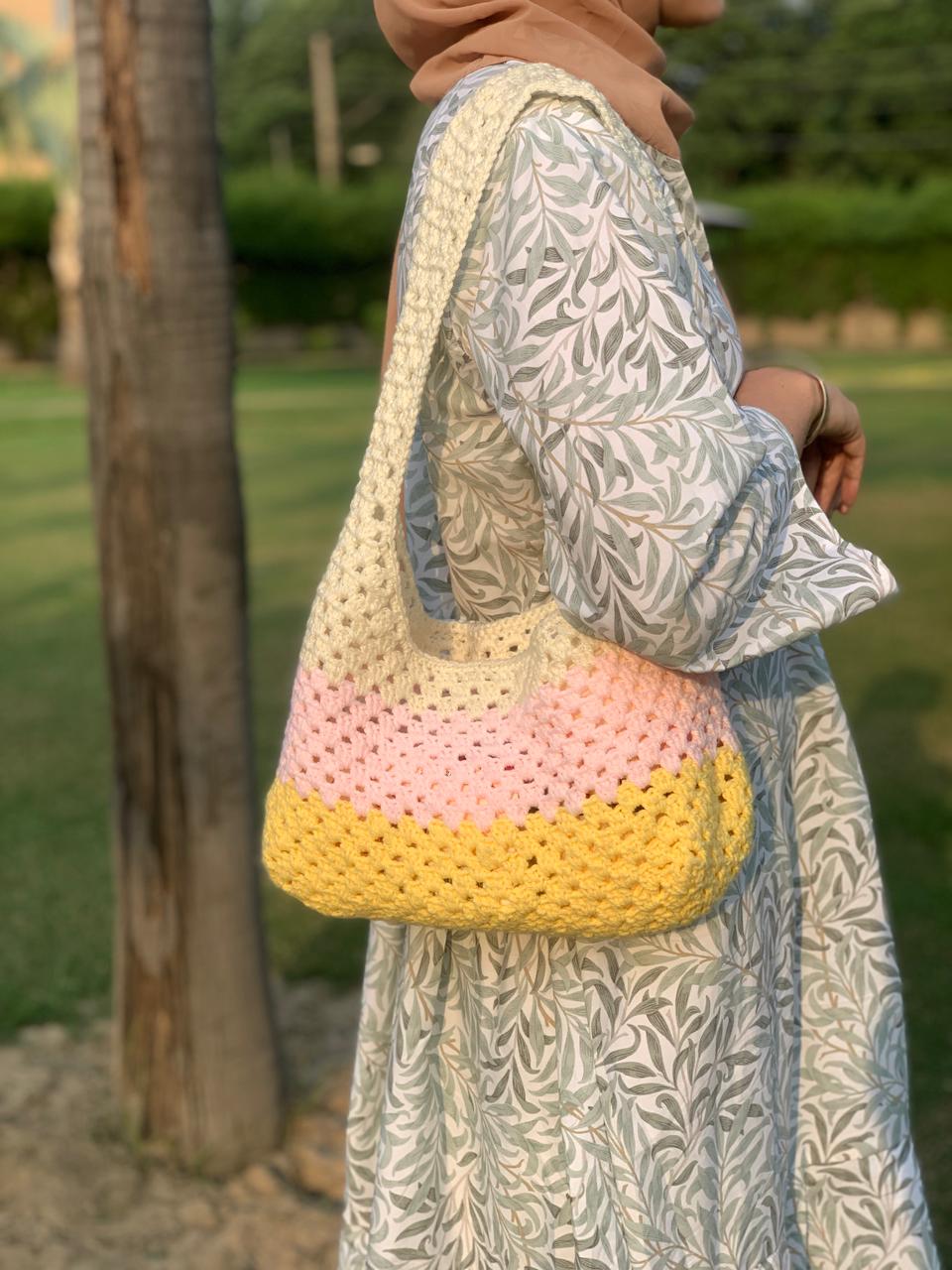 Three-Color Tote Bag with Shoulder Strap – Large Capacity & Stylish Design